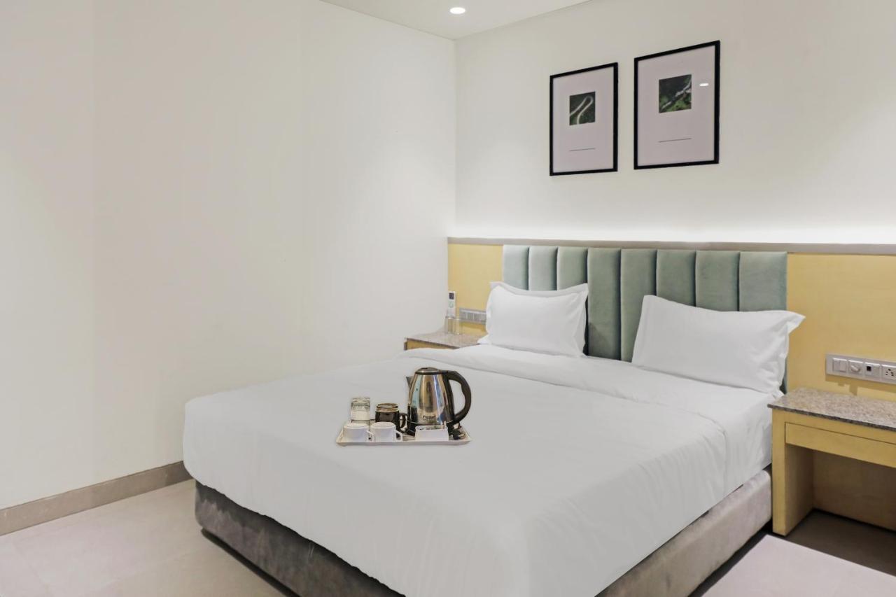 Fabhotel Oasis Yellow Courtyard Бопал Екстериор снимка