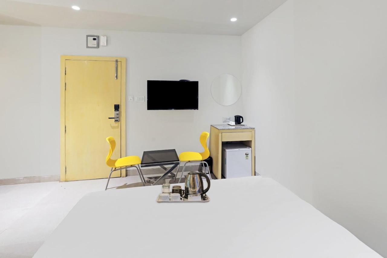Fabhotel Oasis Yellow Courtyard Бопал Екстериор снимка