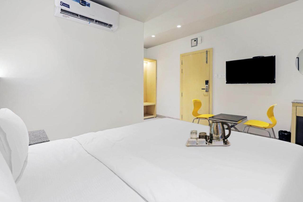 Fabhotel Oasis Yellow Courtyard Бопал Екстериор снимка