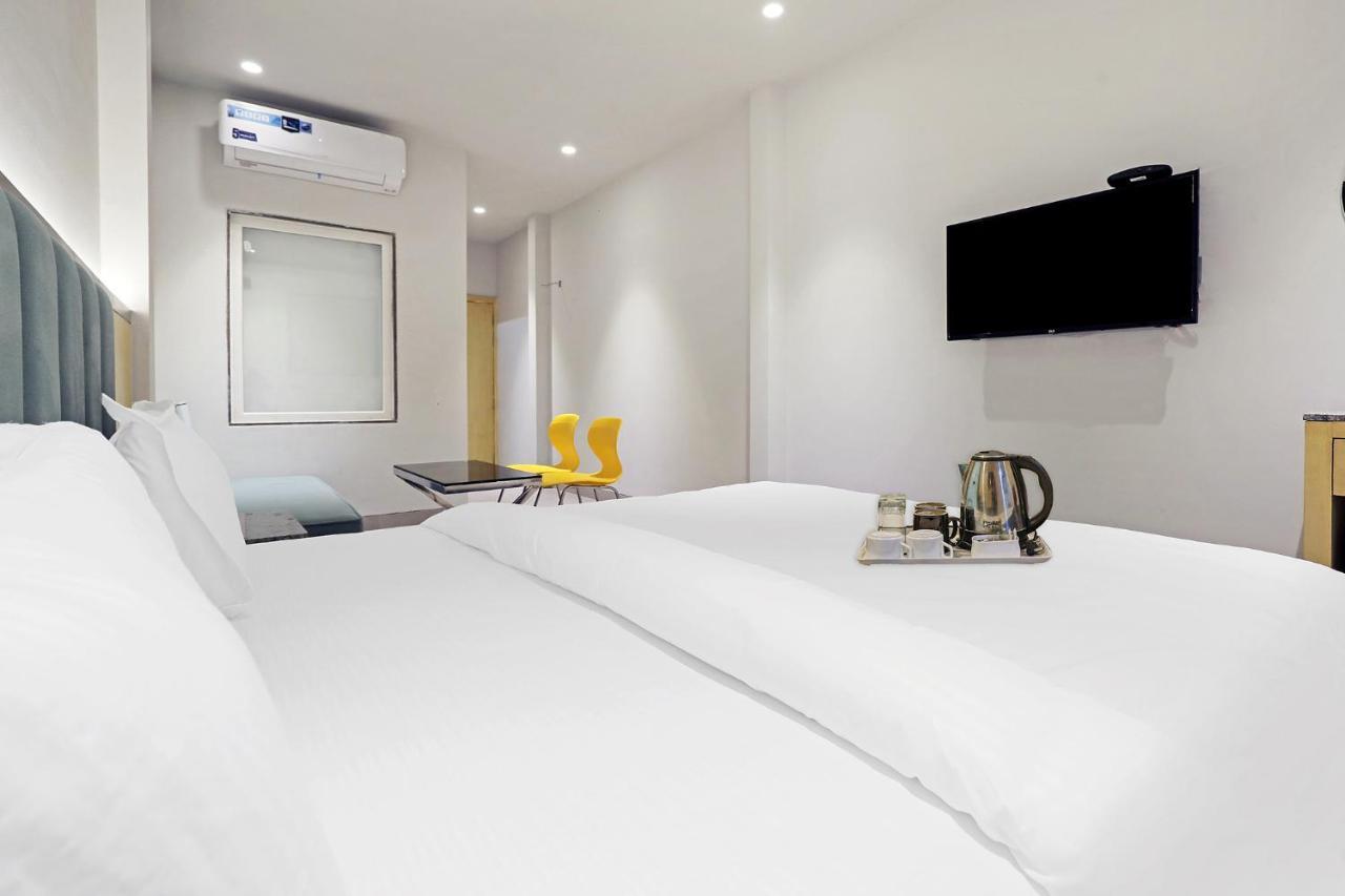 Fabhotel Oasis Yellow Courtyard Бопал Екстериор снимка